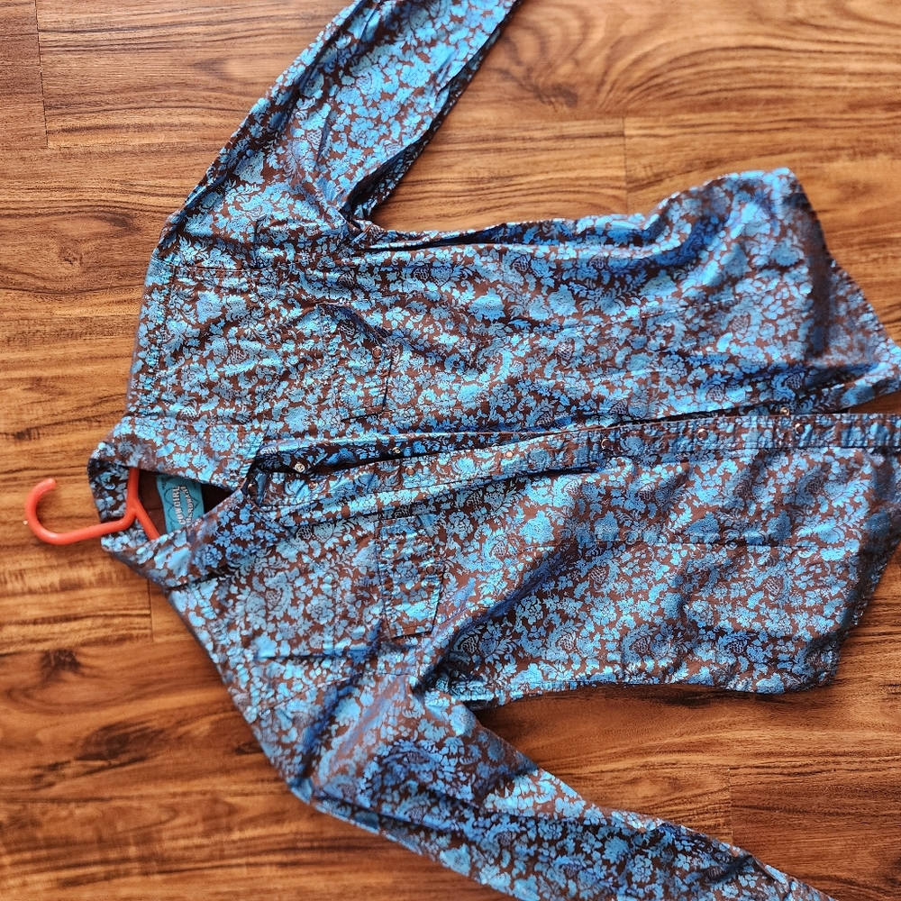 Foil type blue color cowgirl hardware button down shirt